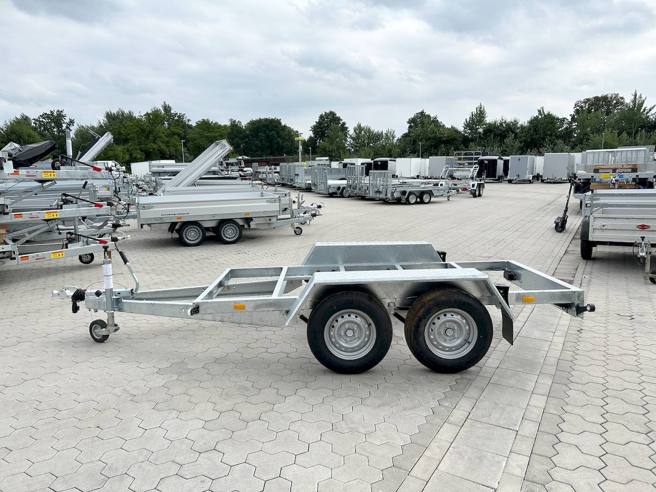 Blyss AG2730HT 307x134x0cm 2.700kg | Spezialanhänger