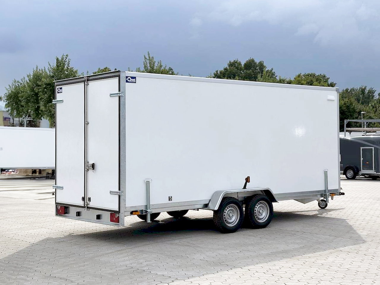 Blyss F2750HT 500x200x200cm 2.700kg | Kofferanhänger