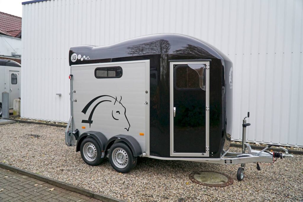 Cheval Liberte Gold 3 317x166x234cm 2.600kg | Pferdeanhänger