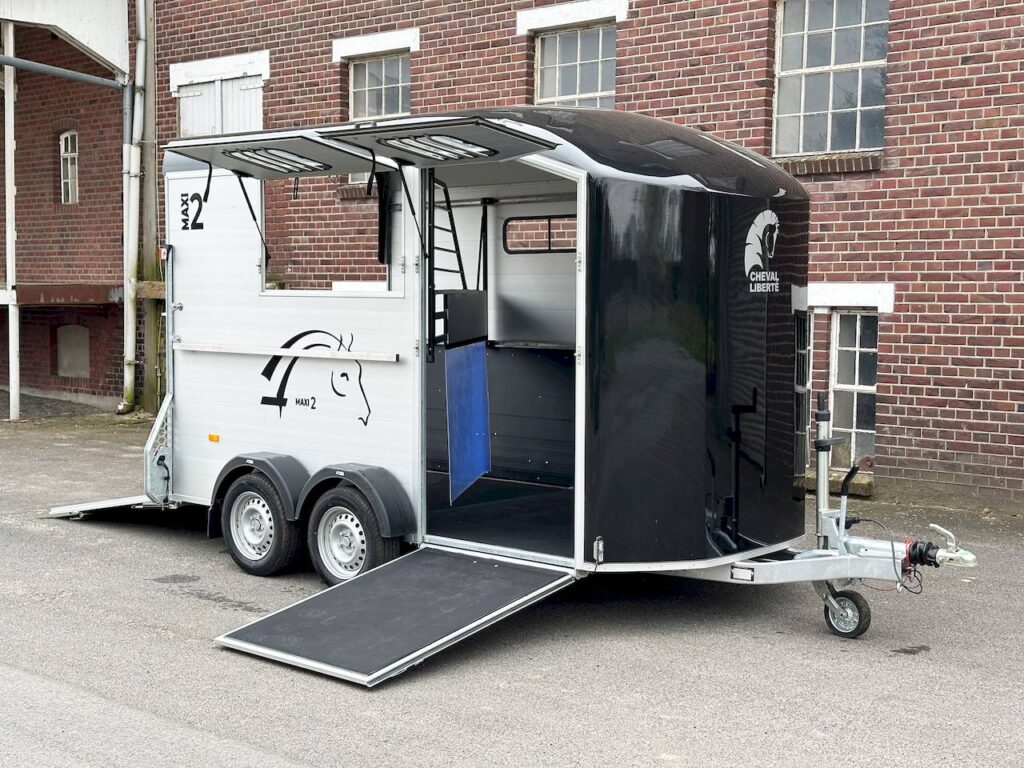 Cheval Liberte Maxi 2 378x181x240cm 2.600kg | Pferdeanhänger
