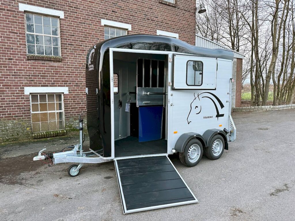 Cheval Liberte Touring Country 320x167x230cm 2.600kg | Pferdeanhänger