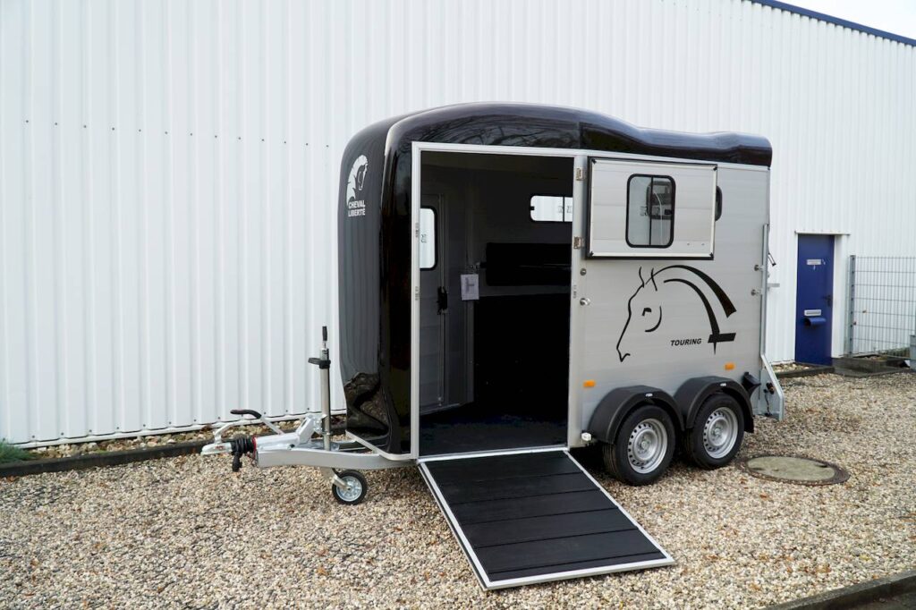 Cheval Liberte Touring One 318x140x230cm 1.600kg | Pferdeanhänger