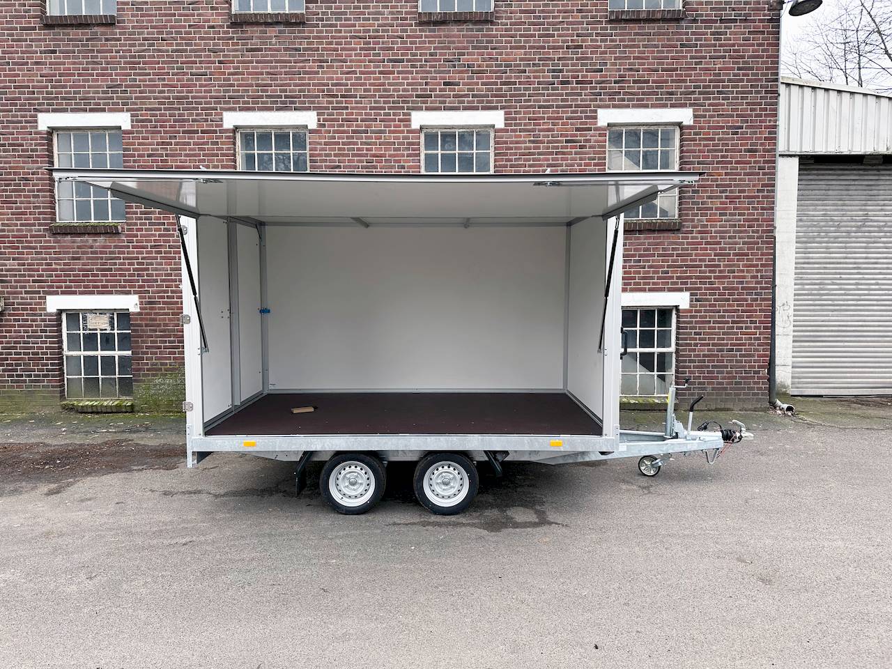 Hapert Trailers Sapphire H-2 331x196x180cm 2.700kg | Kofferanhänger