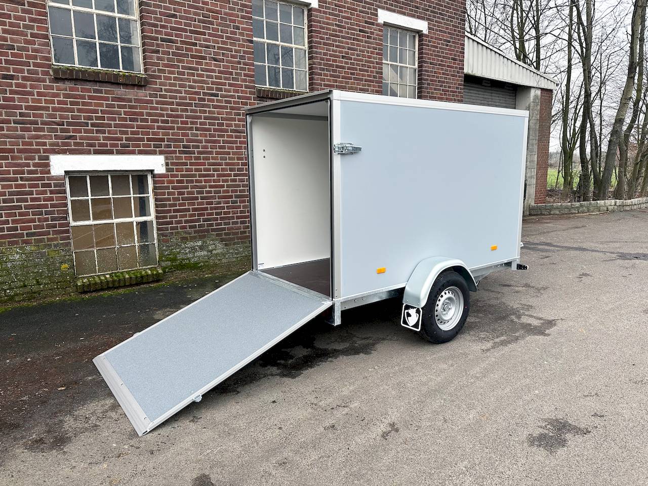 Hapert Trailers Sapphire L-1 250x130x150cm 1.350kg | Kofferanhänger