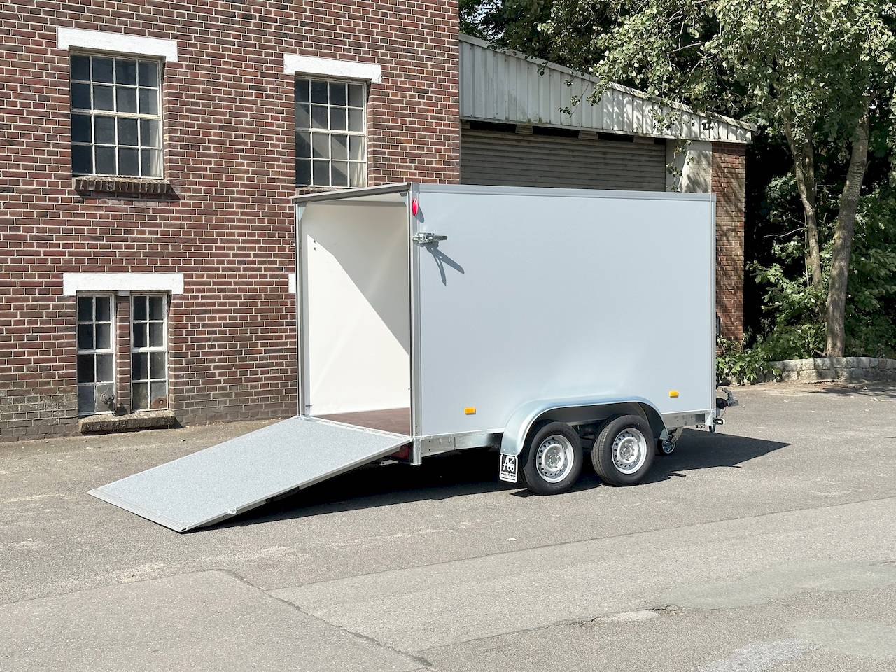 Hapert Trailers Sapphire L-2 300x180x180cm 2.000kg | Kofferanhänger