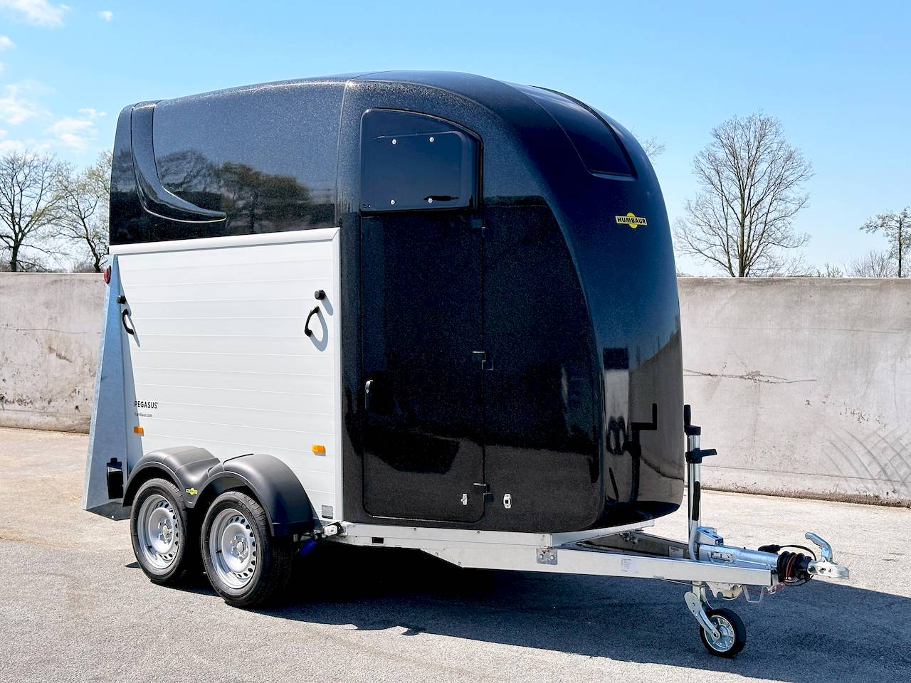 Humbaur Pegasus 346x171x237cm 2.400kg | Pferdeanhänger