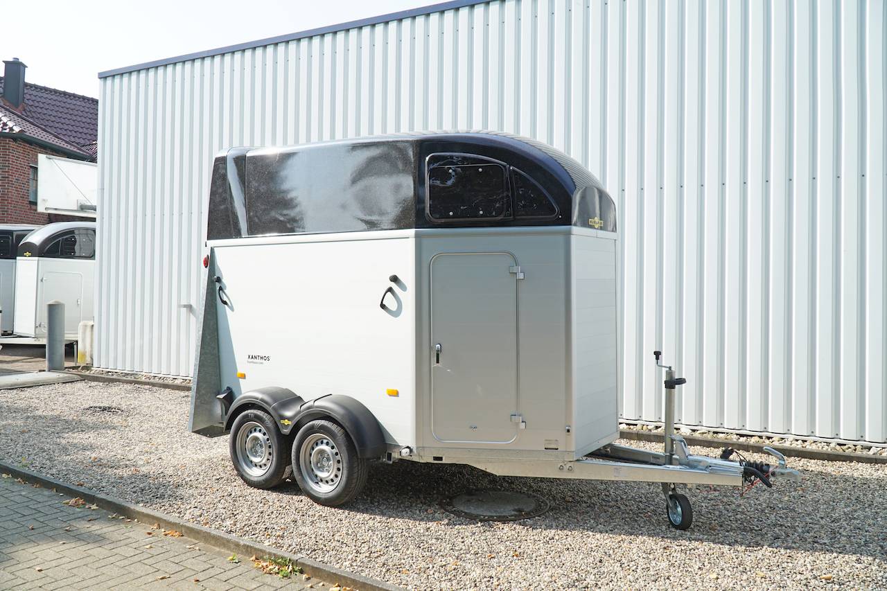 Humbaur Xanthos 315x171x236cm 2.400kg | Pferdeanhänger
