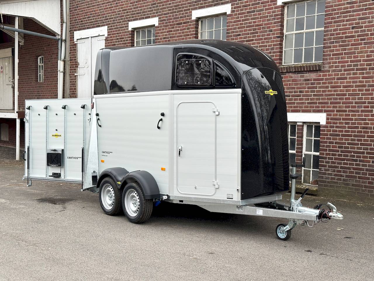 Humbaur Xanthos Aero 344x171x236cm 2.400kg | Pferdeanhänger