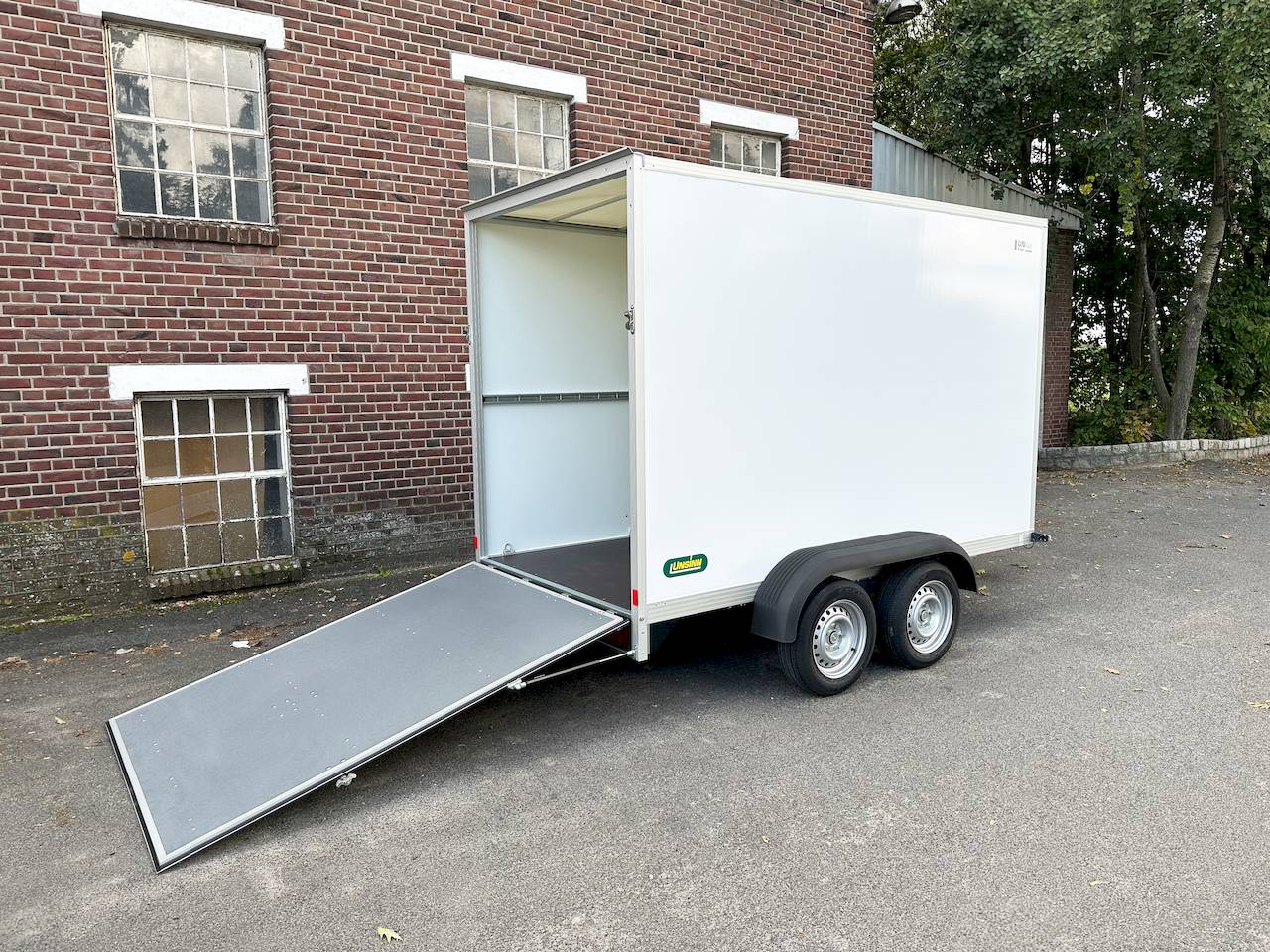 Unsinn UKU 301519-26-14 305x157x194cm 2.600kg | Kofferanhänger