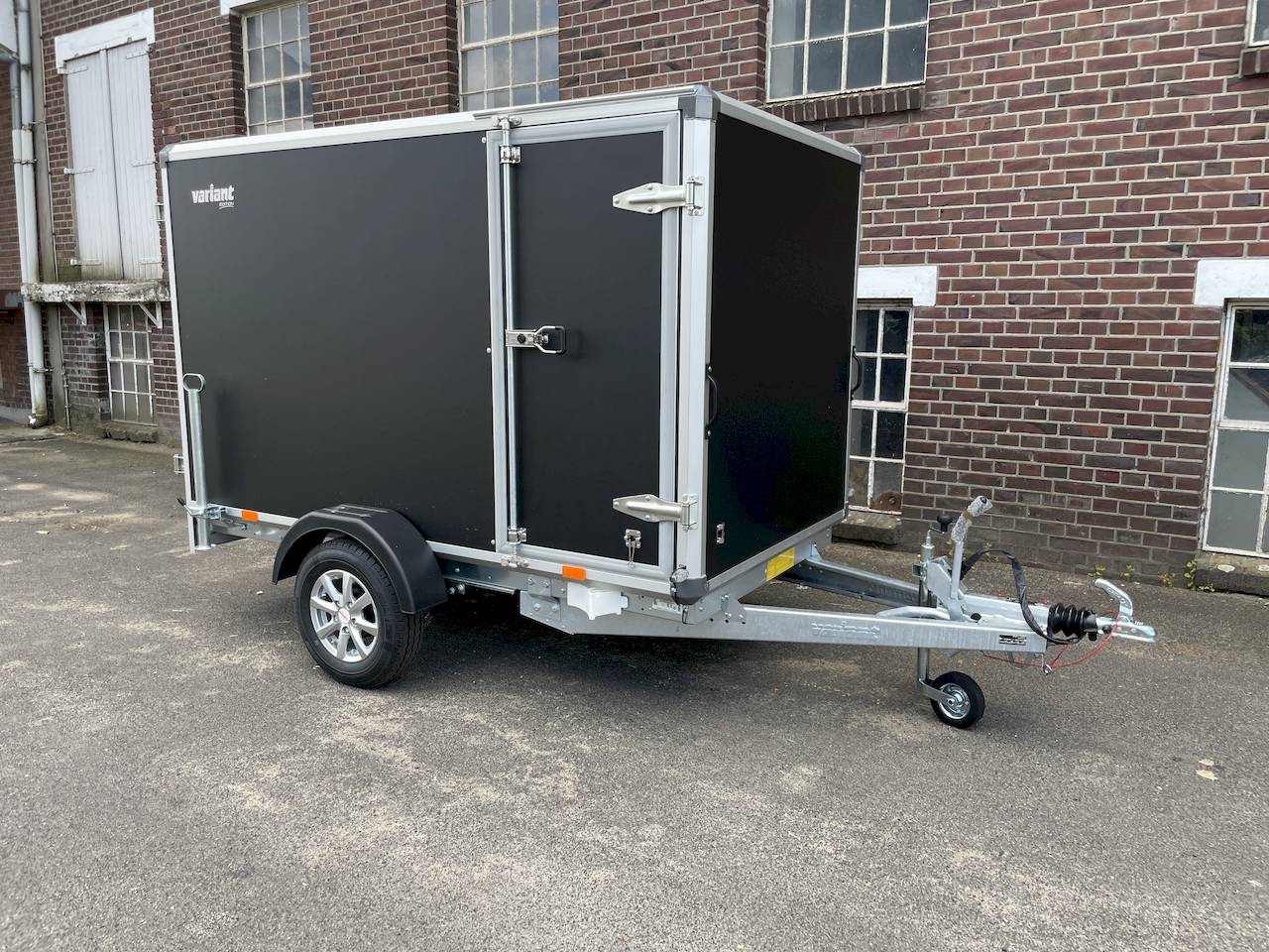 Variant 1315 C2 258x148x157cm 1.350kg | Kofferanhänger