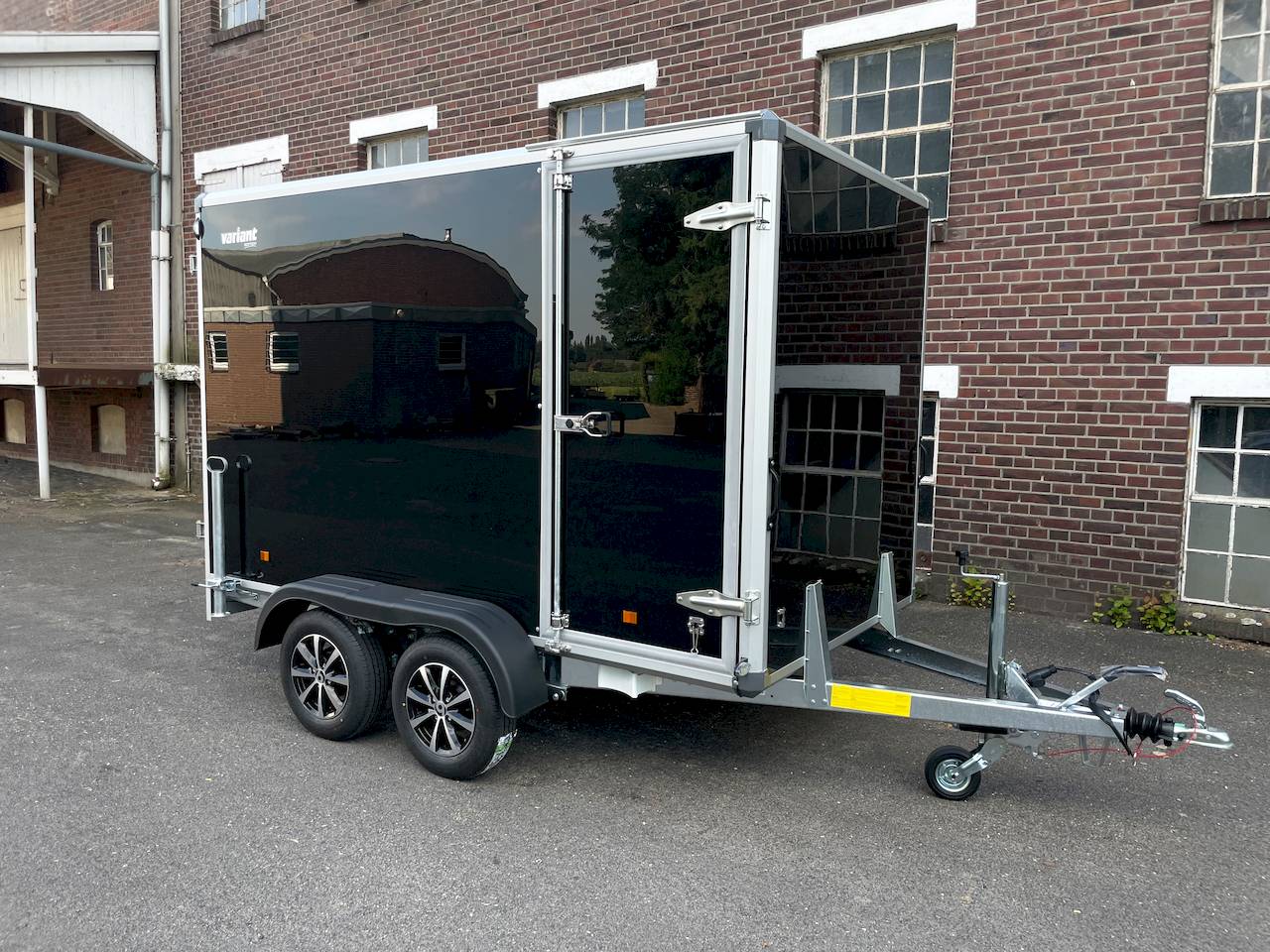 Variant 2017 C3 302x168x188cm 2.000kg | Kofferanhänger