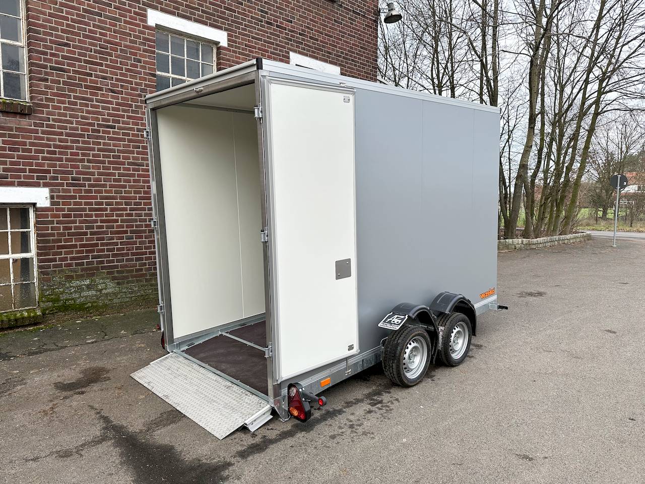 Vezeko Husky FB K B 344x157x220cm 2.700kg | Absenkanhänger