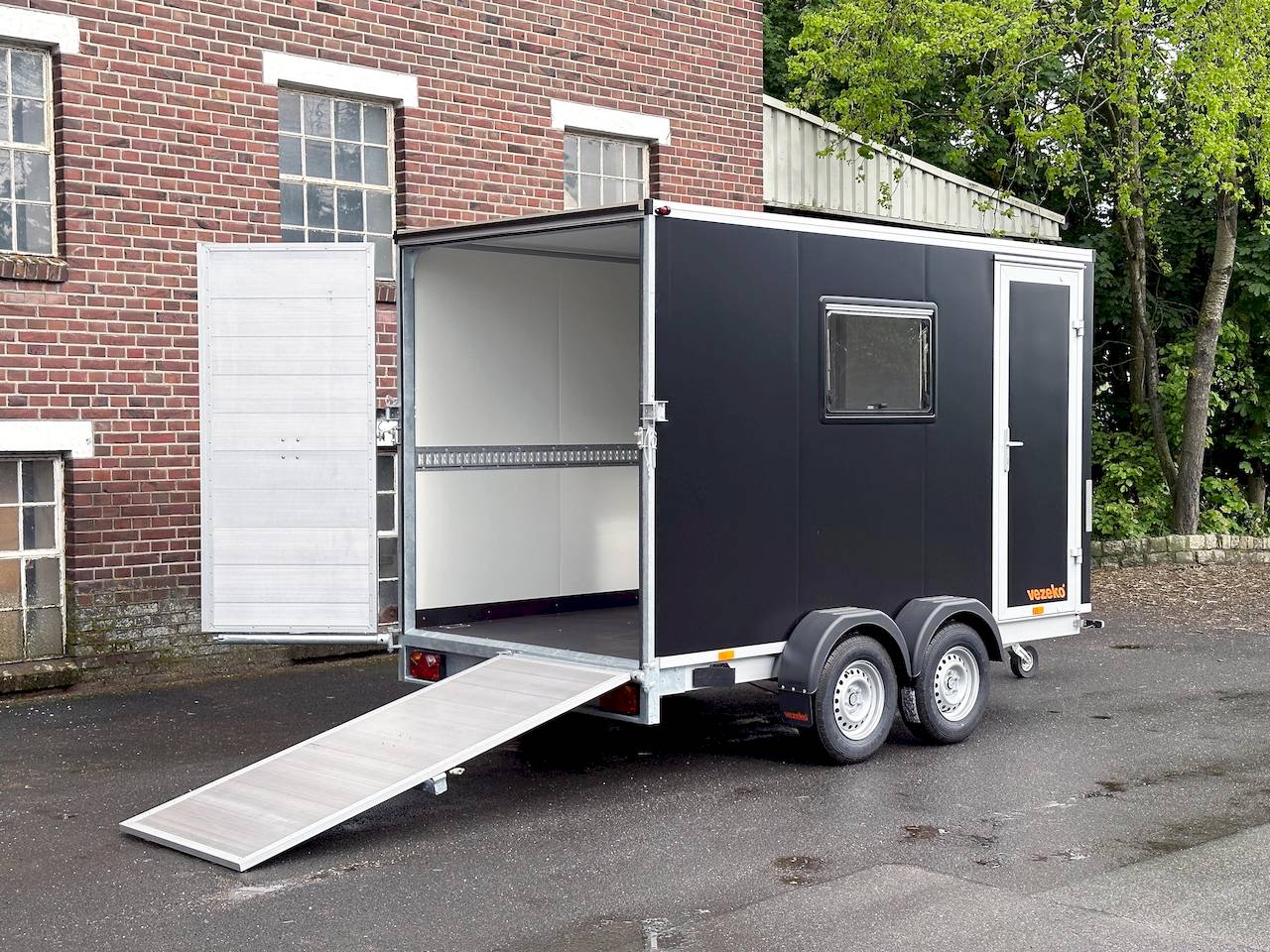 Vezeko TK C 355x184x205cm 2.700kg | Kofferanhänger