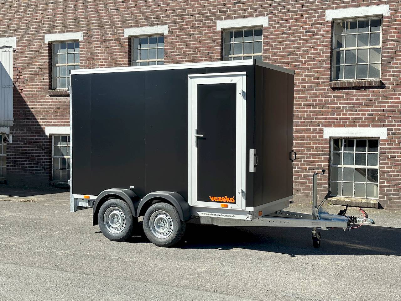 Vezeko TK B 305x152x193cm 2.700kg | Kofferanhänger
