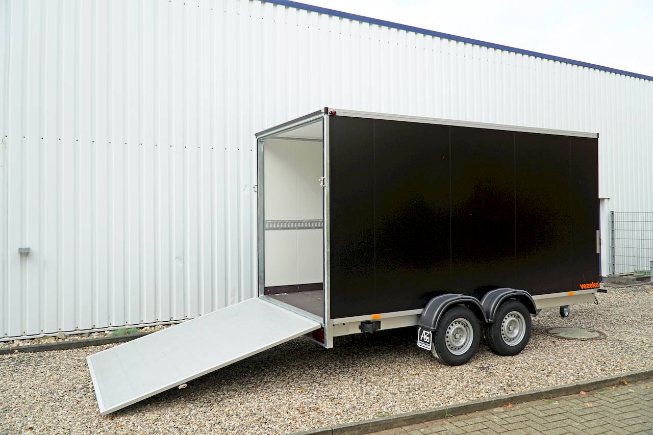 Vezeko TK C 405x184x205cm 2.700kg | Kofferanhänger