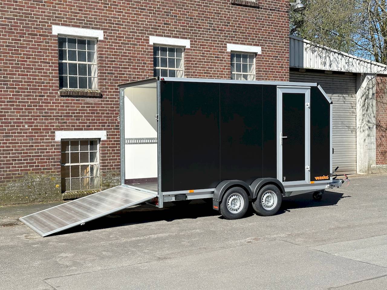 Vezeko TK C 405x184x205cm 2.700kg | Kofferanhänger