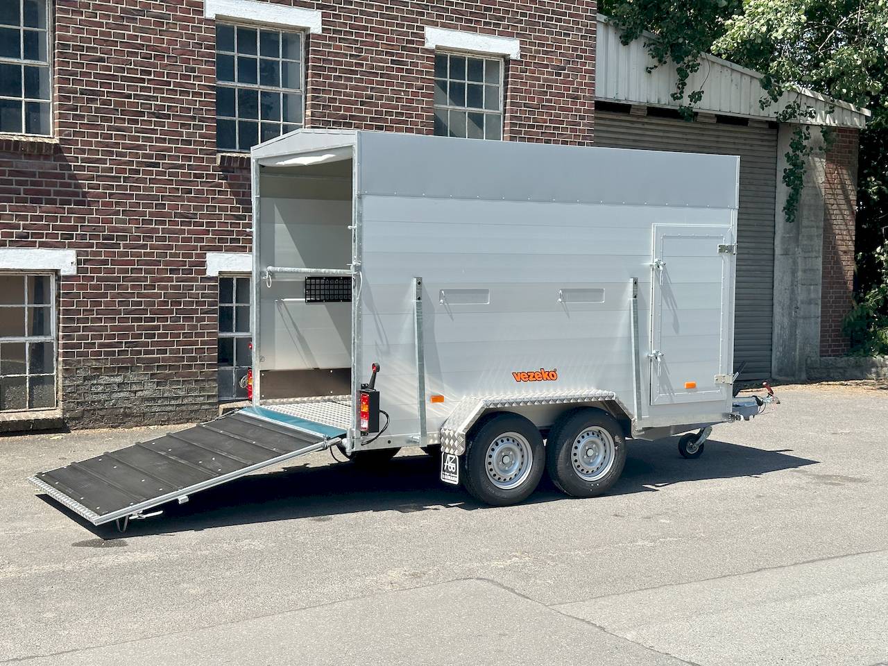Vezeko VT 2700 320x160x190cm 2.700kg | Viehanhänger