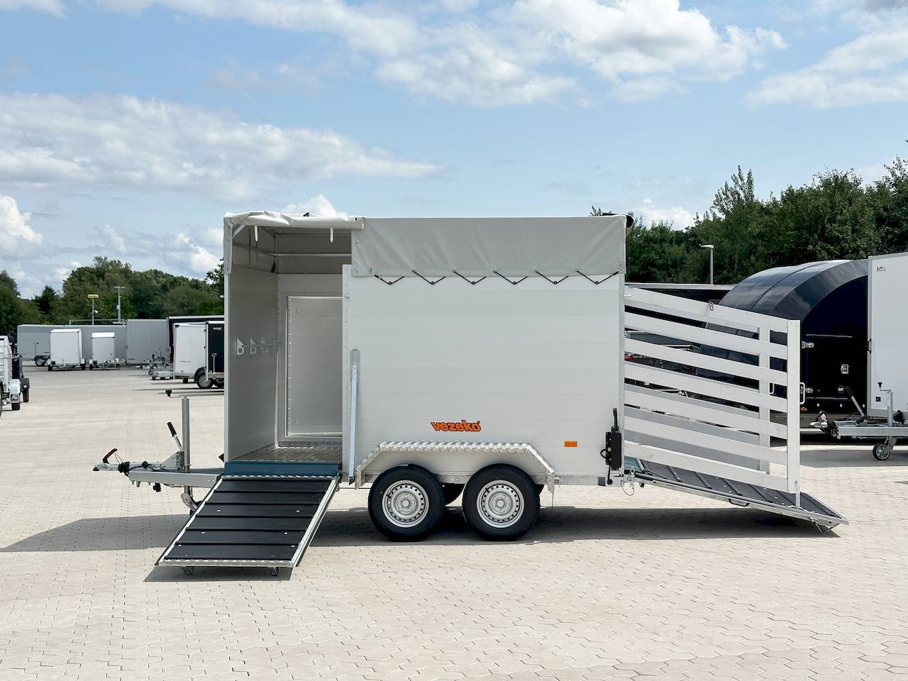Vezeko VT 2700 295x160x190cm 2.700kg | Viehanhänger