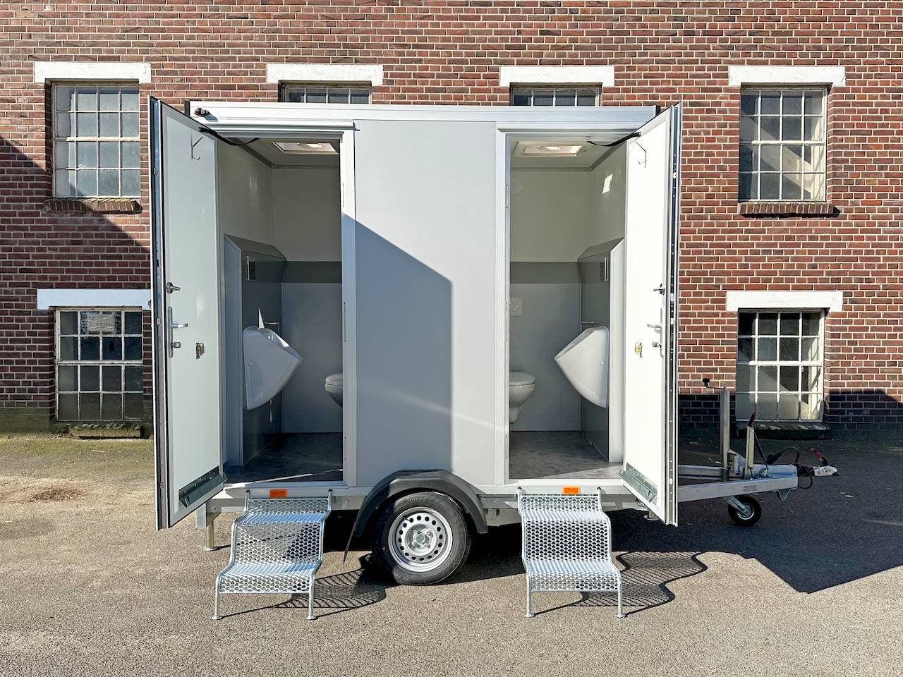 Vezeko WC D 24.72 260x176x216cm 1.000kg | Spezialanhänger