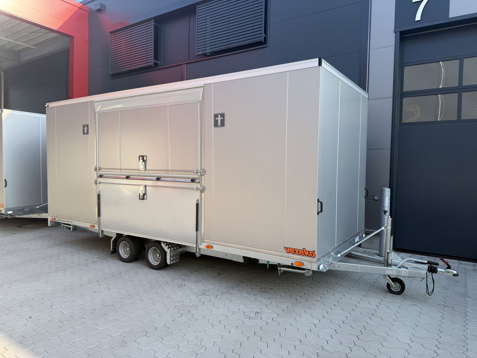 Vezeko WC E 27.56 563x217x223cm 2.700kg | Spezialanhänger