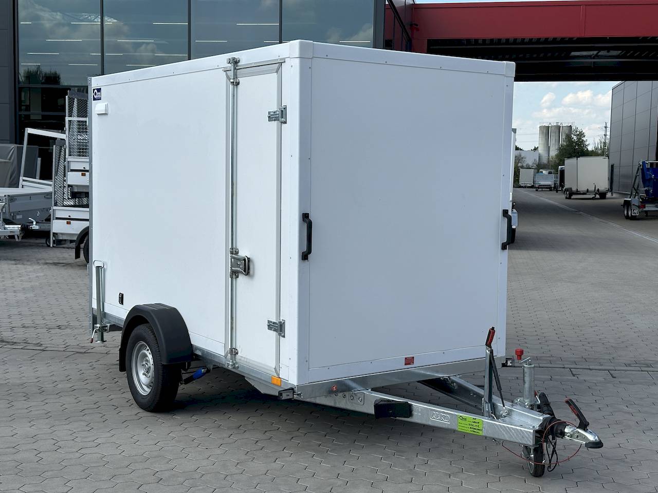 Blyss FR1330/180HL 305x150x180cm 1.300kg | Kofferanhänger
